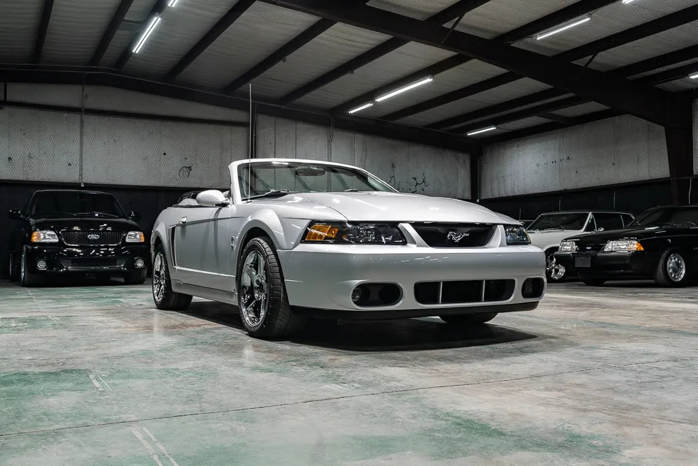 6_2004-Ford-Cobra-Silver Metallic-216718-39.jpg